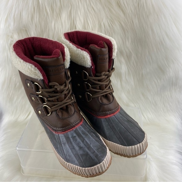 TOMMY HILFIGER WINTER LACEUP BOOTS SIZE 8 - Picture 1 of 12